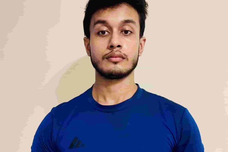 Personal training session with Kaushik Bose Fitness, showcasing a focused client working on weight loss exercises